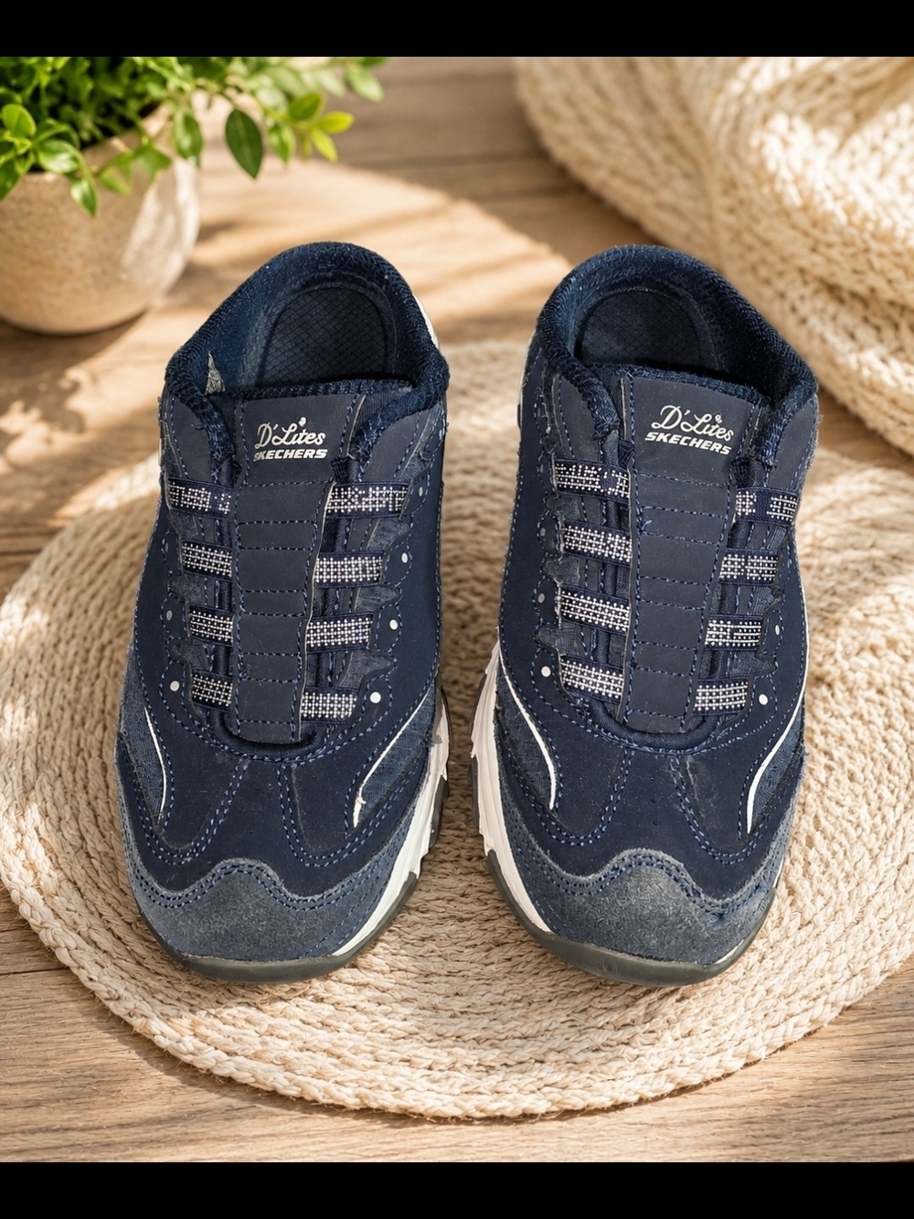 Skechers D'Lites Womens Navy Casual Sneakers
